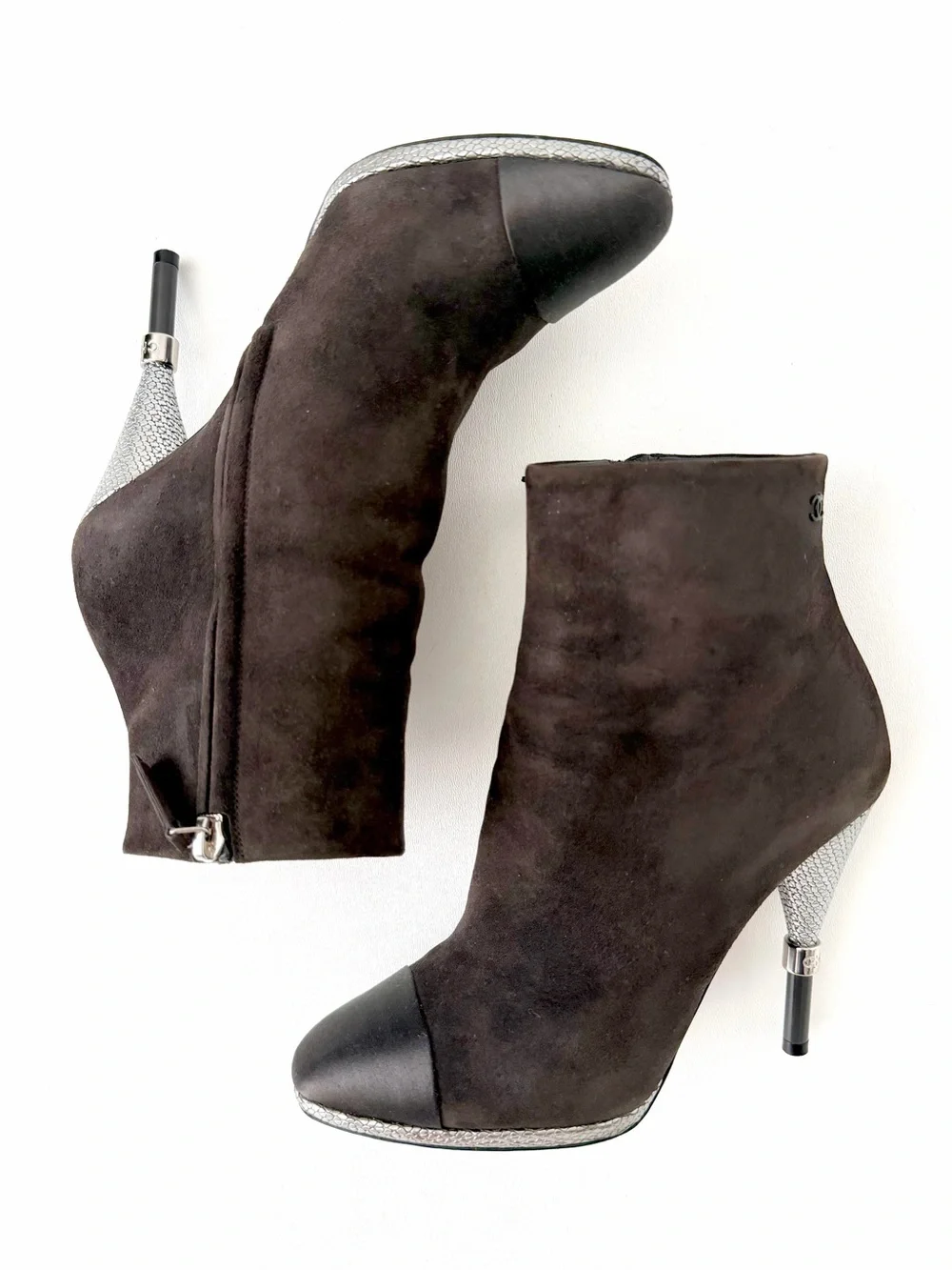 CHANEL | Suede CC Cap Toe Ankle Boots Gray Charcoal Silver High Heel EU 37